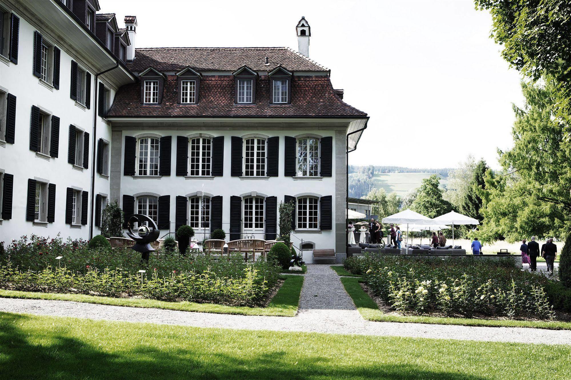 Schloss Huenigen Hotel 4*