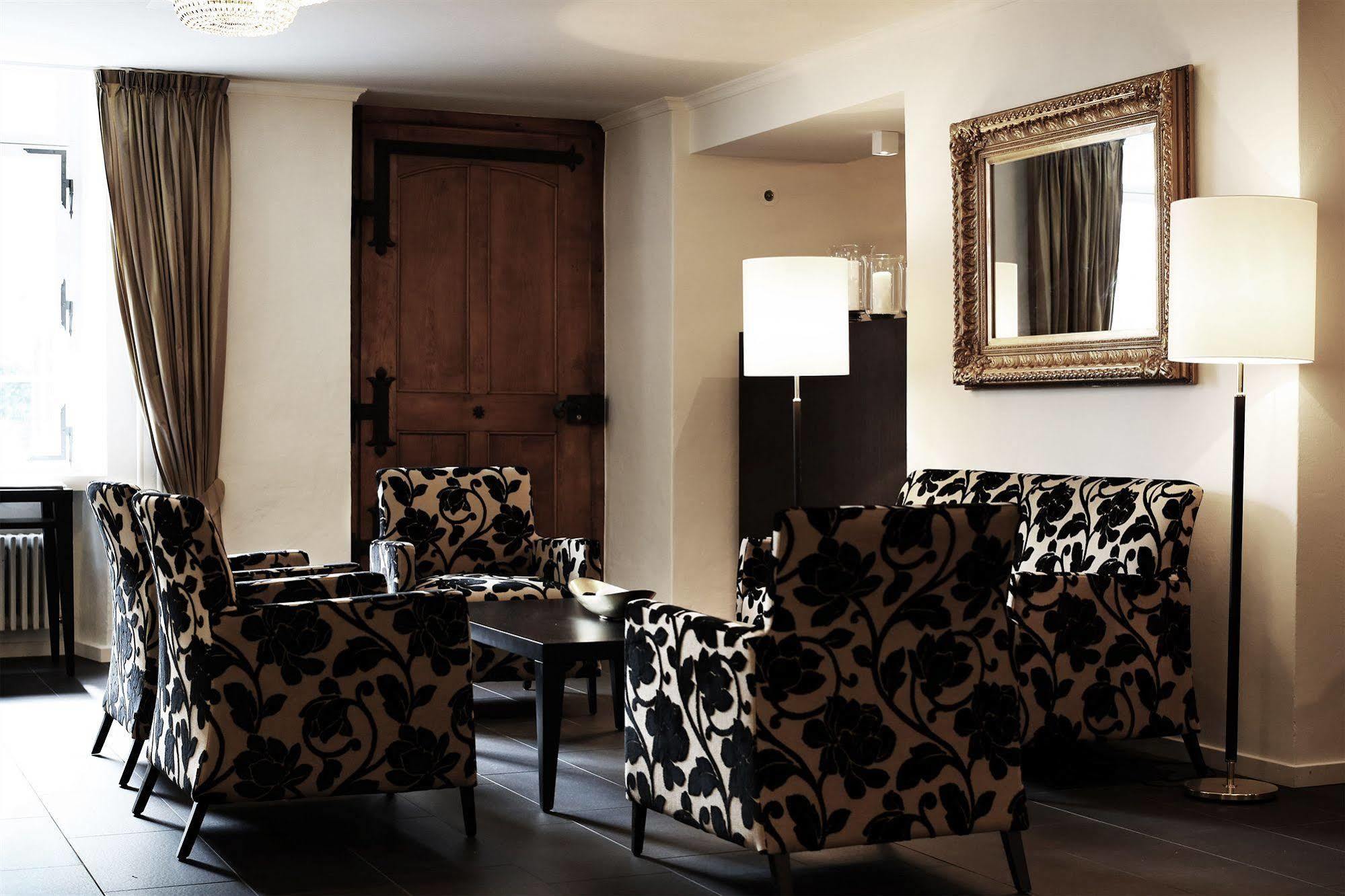 Hotel Schloss Huenigen