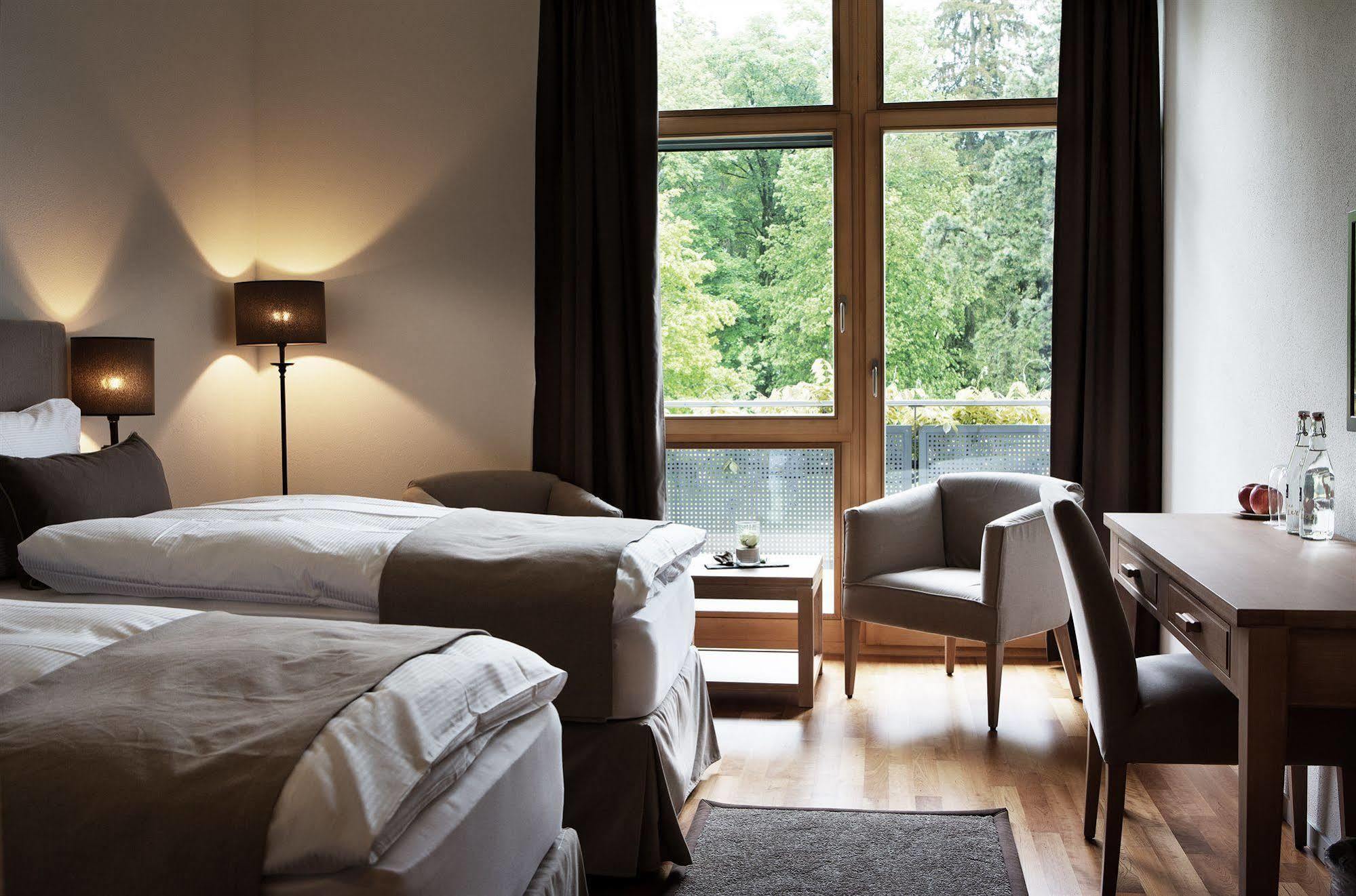 Schloss Huenigen Hotel 4*